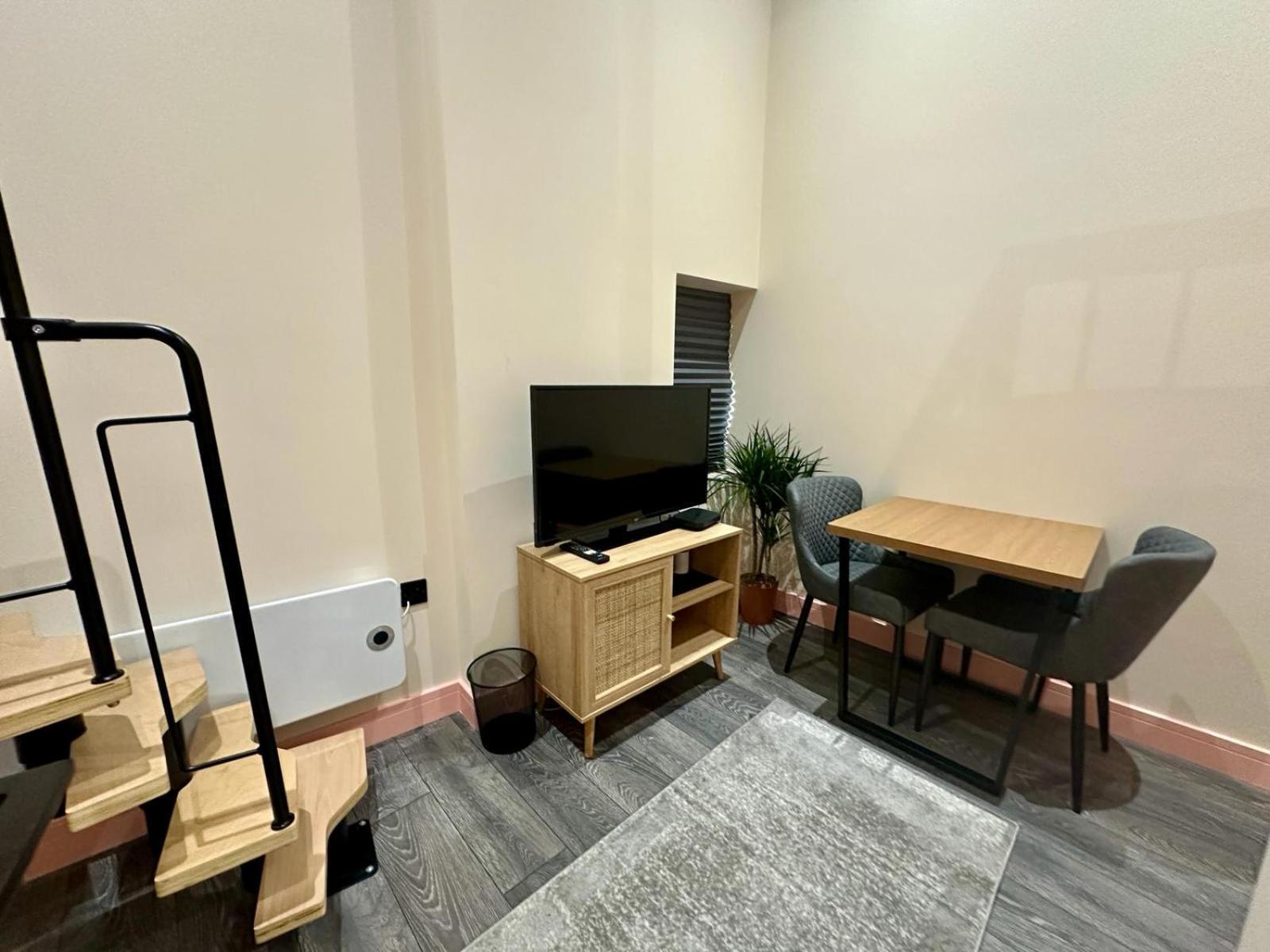 Cozy En-Suite Loft In Trendy Local Londra Dış mekan fotoğraf