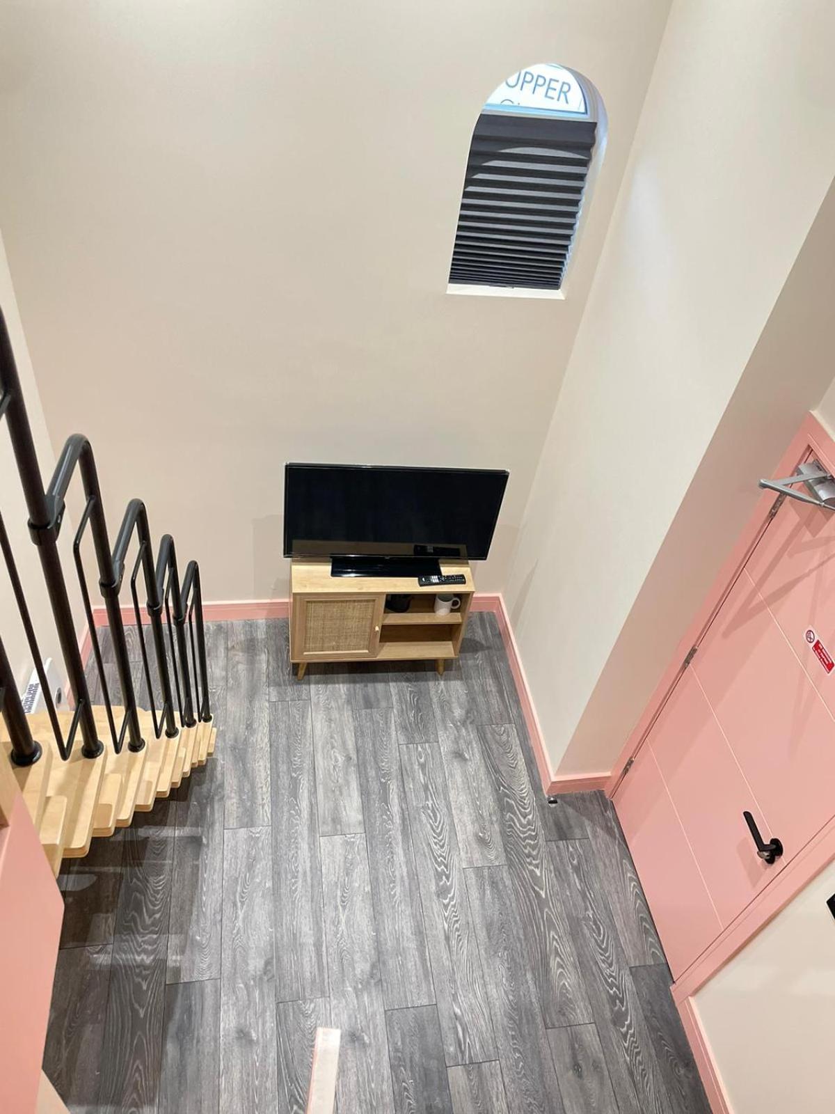 Cozy En-Suite Loft In Trendy Local Londra Dış mekan fotoğraf